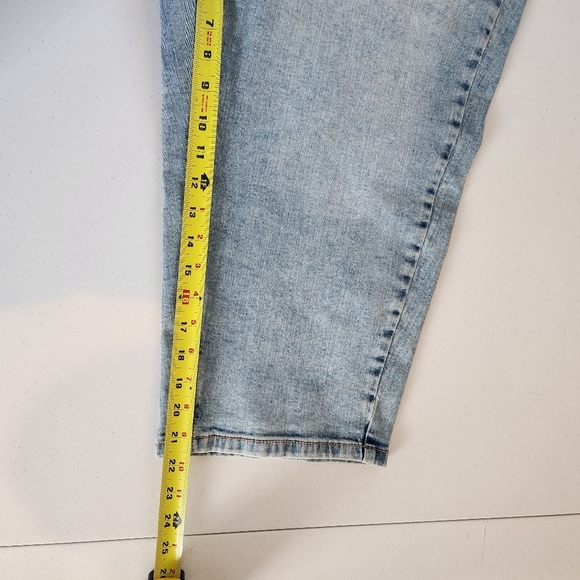 Penningtons Curvy Fit Denim Capri Light Wash Jeans d/C Plus Size 20 Stretchy - Picture 9 of 10
